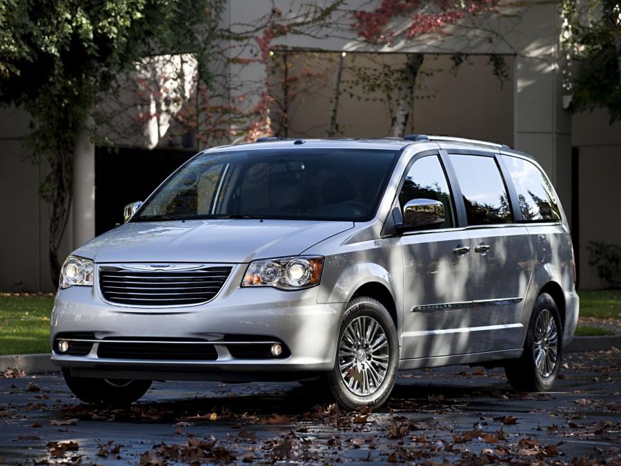  Chrysler Town & Country 2010 года  (фото 8 из 19)